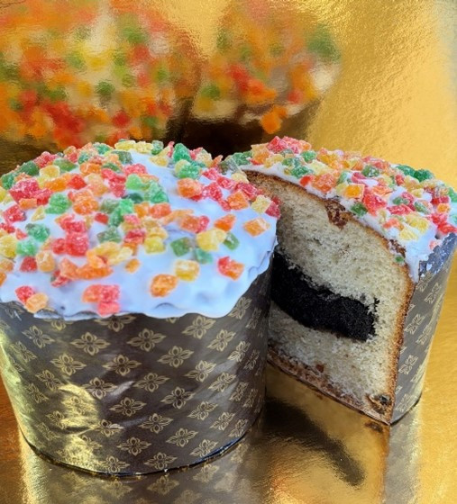 Паски - Паска з родзинками та маковою начинкою